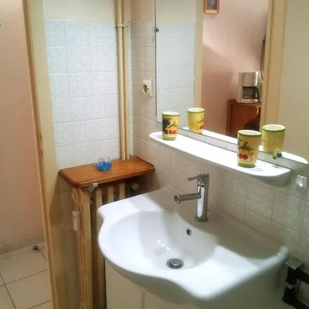 Petite Provence Ou Cure Vue Montagne Apartment *